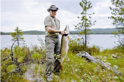 钓鱼标配,钓鱼王者段位