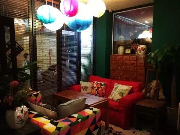 成都地下民谣小酒馆,除了赵雷以外的民谣歌手