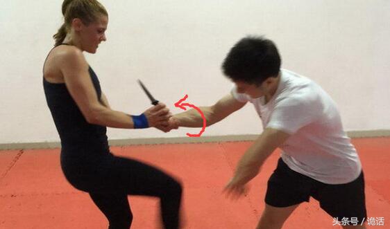 半夜发现有人入室怎么办,半夜发现家里有人应该怎么办