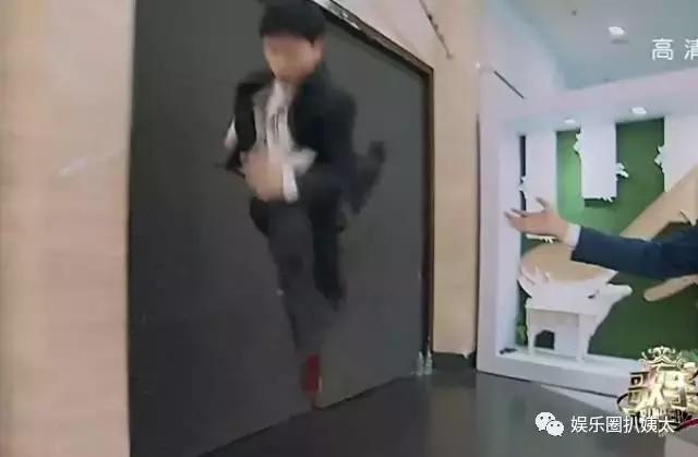 张杰下腰歌唱,张杰大张伟开场舞