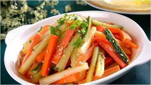 韩国泡菜vs中国泡菜哪个更好吃,四川泡菜和韩国泡菜