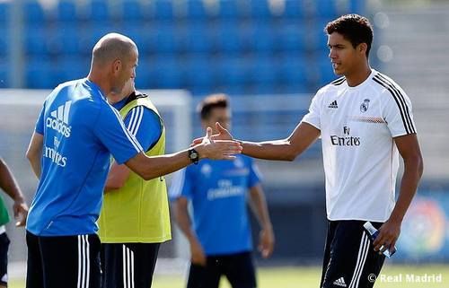 人民日报练球,人民日报谈足球青训