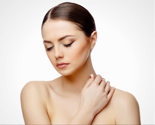 皮肤缺水出油怎么护肤,皮肤干燥缺水怎么修护