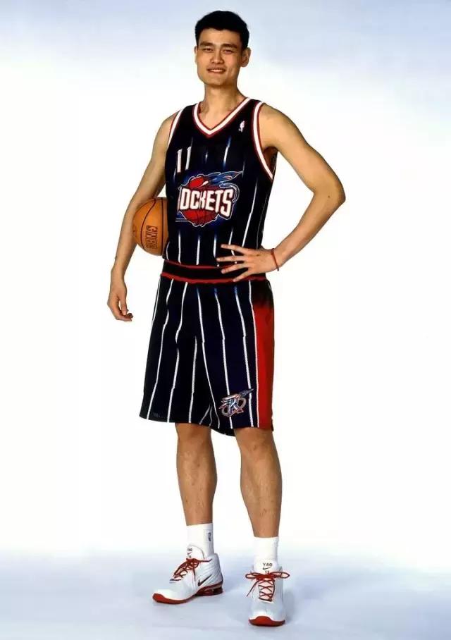 姚明在职业生涯穿过哪些球鞋,姚明球鞋回顾