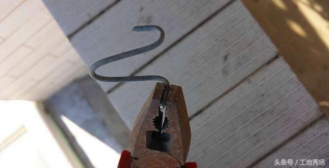 衣服晾在绳子上绳子就变成了什么,衣服晾杆子上老是滑