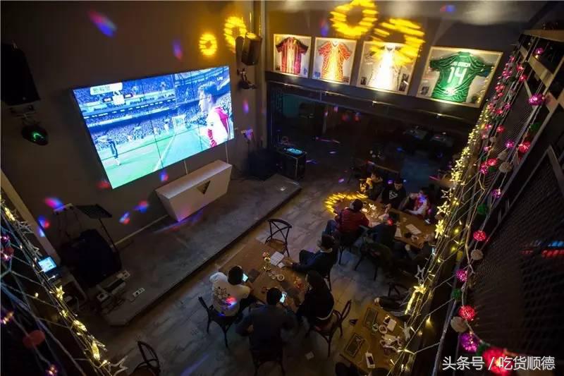 最火的足球主题餐厅,足球主题餐吧