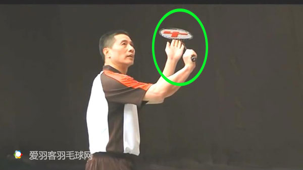 熊国宝羽毛球正确挥拍动作,羽毛球反手鞭打慢动作熊国宝