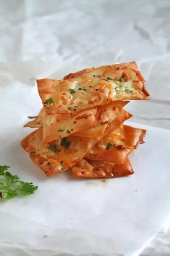 包馄饨的简单方法不露馅,如何包馄饨不露馅儿