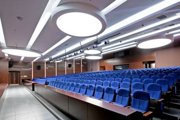 彩练当空水波荡漾：无锡蠡园中学