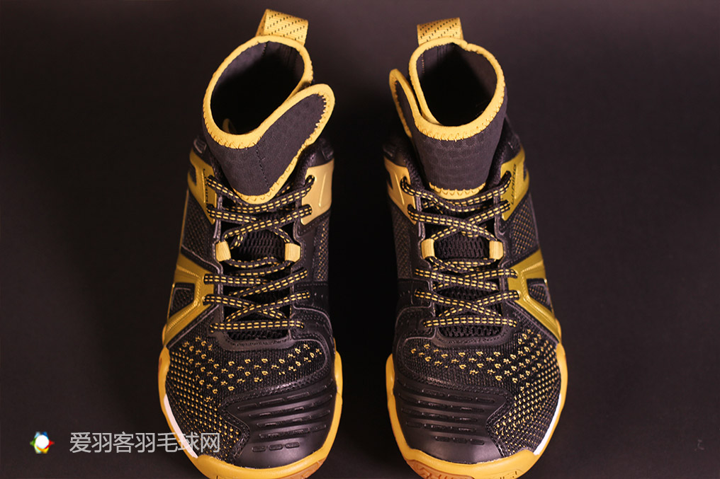 李宁羽毛球鞋贴地飞行,李宁贴地飞行羽毛球鞋se评测