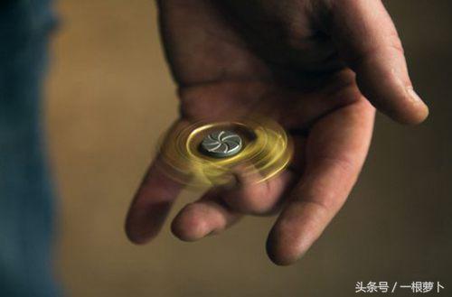 玩弄手指间清空各种烦恼，Torqbar指尖陀螺