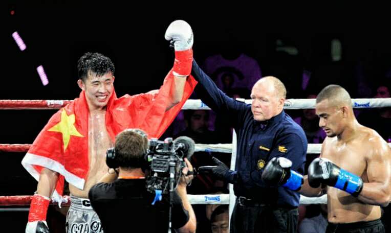 郭强格斗之夜,郭强和金腰带比赛