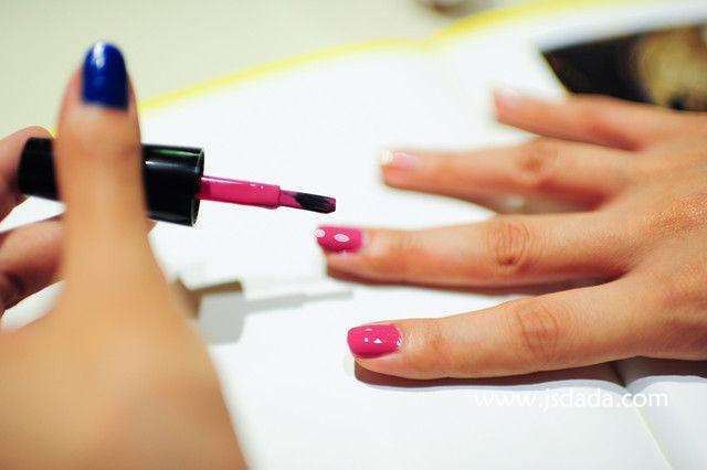 指甲油干了怎么快速消除,指甲油干了怎么解决