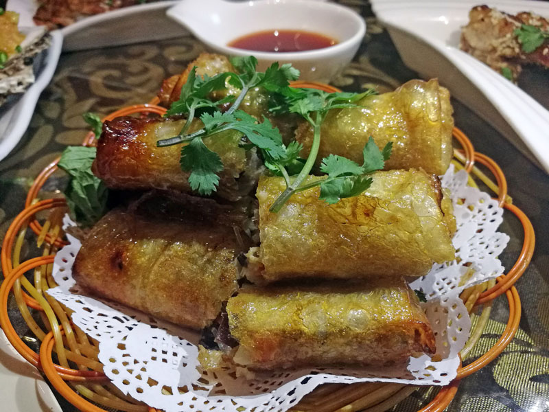 广西全猪宴哪里最好吃,南宁吃烤巴马香猪肉哪家最出名