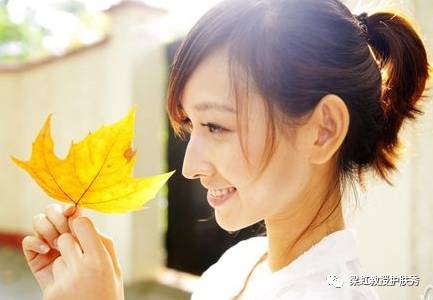 雀斑中性风妆容,简单又好看的雀斑妆