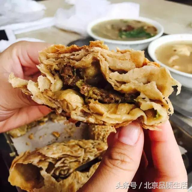 一天1万个都不够，这个北京爷们用40年创造了麻酱烧饼的传奇！