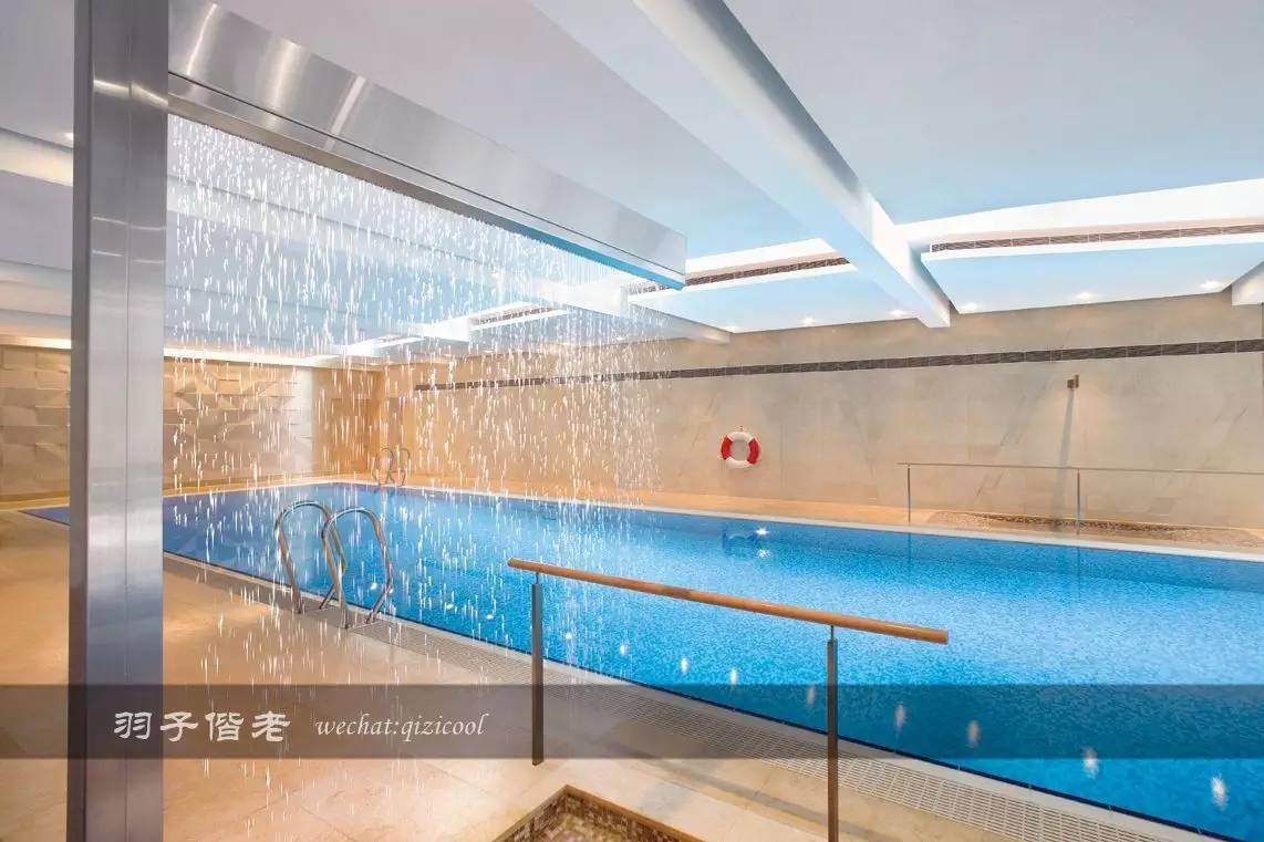 藏匿在繁华中环背后的丝丝暖意 (藏在繁华中环中的丝丝暖意)