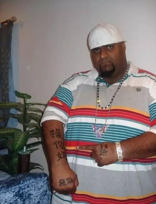 令人啼笑皆非的老外纹身,为什么看到的老外纹身那么多