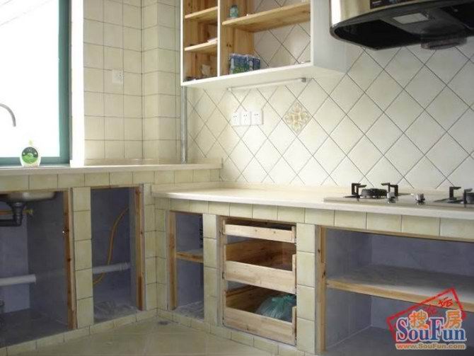 厨房橱柜是不锈钢好还是砌砖好,自己在家砌砖做橱柜