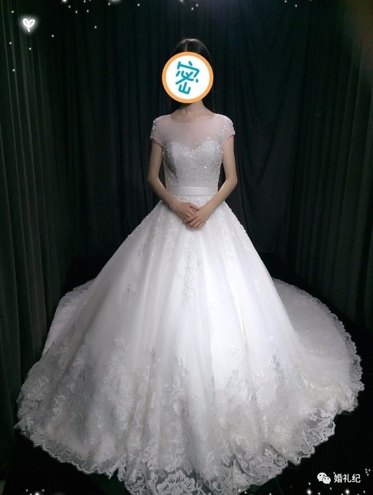 太瘦婚纱撑不起来?她们试完10家店,发现这3个款式最遮骨头
