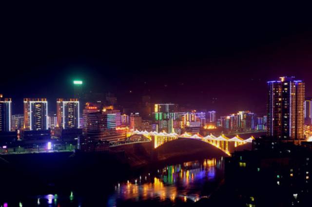 重庆最富有的8个区县 (重庆最发达的10个区县)