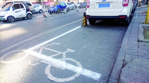 车位延期还要交钱吗,车位收费要备案吗