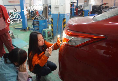 90后修车女人,汽车保险定损员吃香