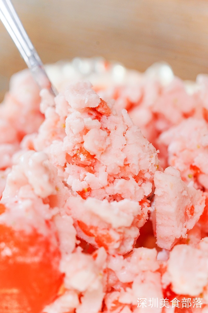 还在2月，已经有一大波人穿着毛衣排队吃冰了……