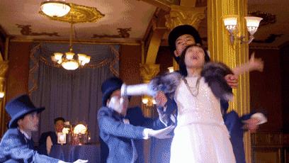 《云巅之上》已向你发送娱乐圈生存宝典，收好不谢！