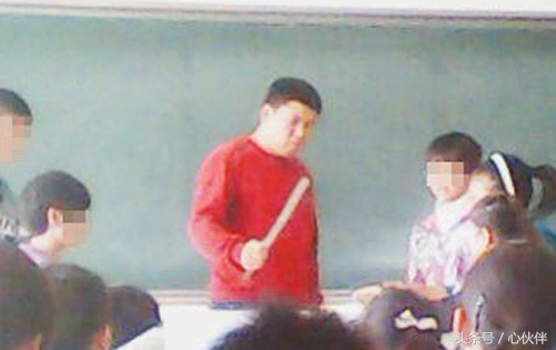 孩子在学校受到打骂怎么办,孩子被老师打骂心理出现不正常