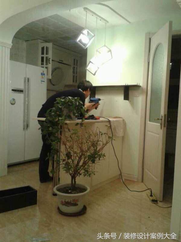 夫妻俩齐心协力攒钱买房装修，虽然面积不大但满满的温馨