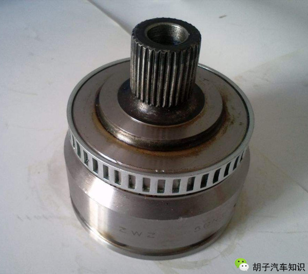 帕萨特起步左前轮咯噔一声异响,帕萨特左前轮咯噔响原因