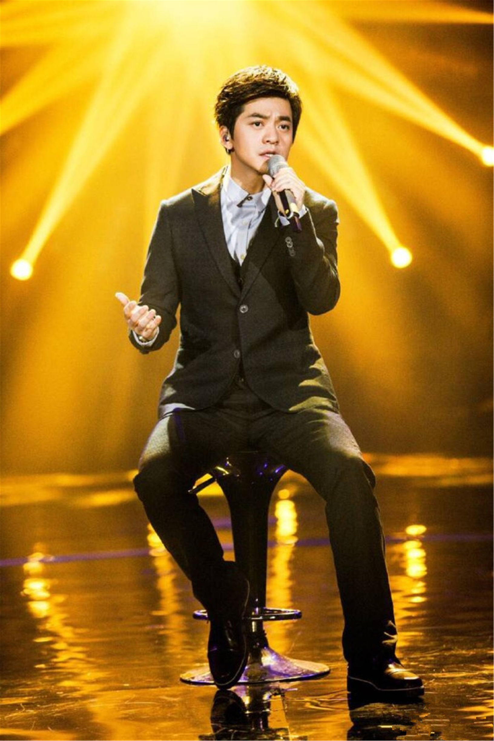 逆战歌手李健——春风十里不如“李”，体会音乐诗人的逆流之美