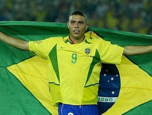 你还记得02年日韩世界杯巴西3R的三“枪拍案惊奇”吗?