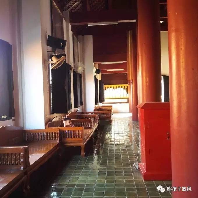 能在异国被警察抓也没谁了吧？这是我的清迈，和你去的不一样！