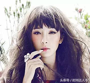 杨幂三生三世十里桃花高发际线,发际线高怎么改善用梳子