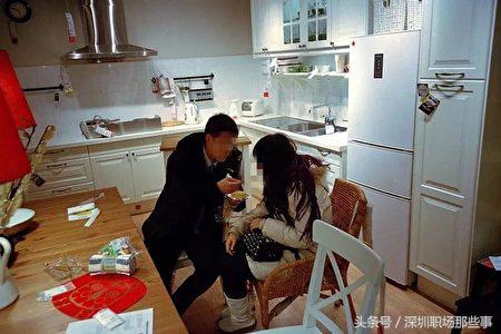 外国人尝试在宜家住一晚,在宜家睡觉的中国人