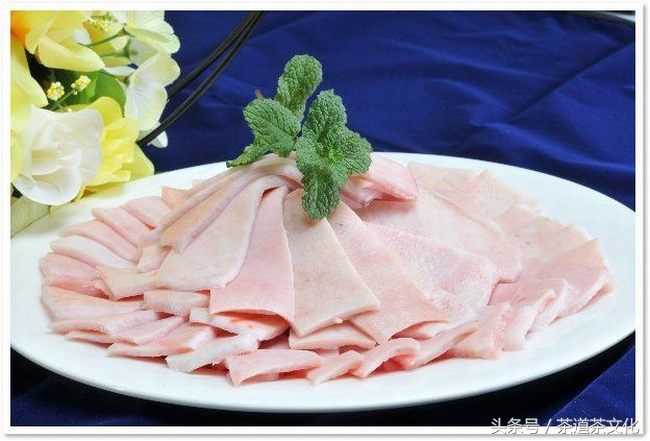 香港正宗猪皮萝卜做法 (广州小吃萝卜猪皮)