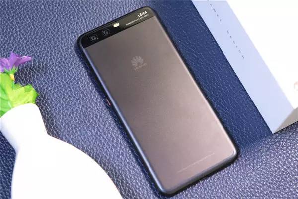 鍗庝负p10鎽勫儚澶存槸绱㈠凹鐨勮繕鏄緯鍗$殑,寰曞崱闀滃ごsummilux鍗庝负p10