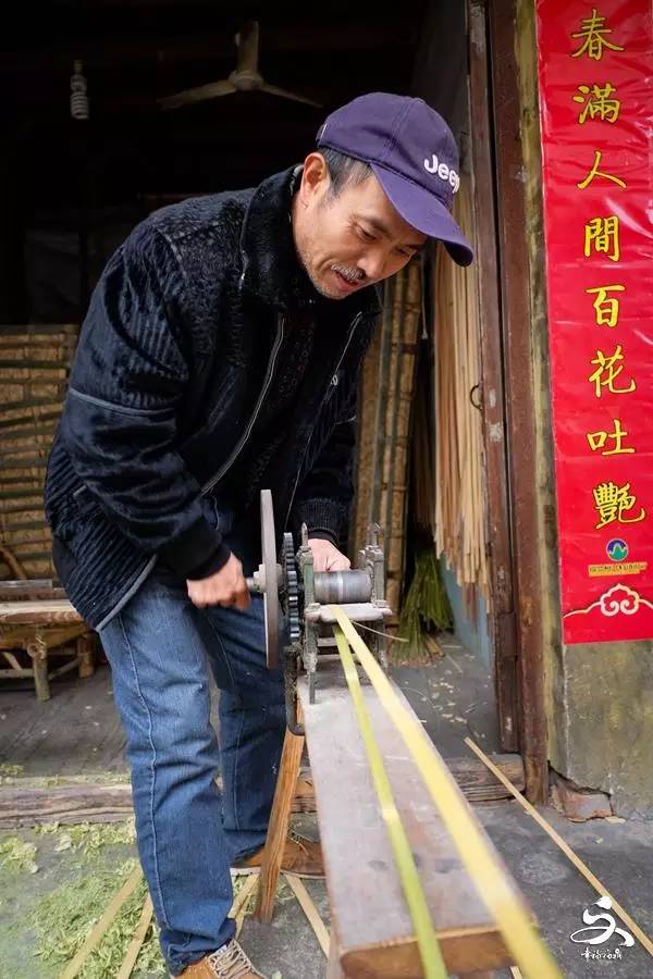 「他们的“江湖”」看点头这双巧手如何玩转竹子！