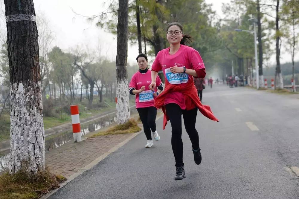 濂虫槦绮夌孩涓濆甫鍏泭鍐欑湡鍥剧墖,绮夌孩涓濆甫鍏泭2019鍥剧墖
