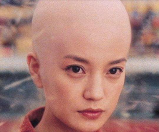 真正剃光头的女星,真剃光头的女明星