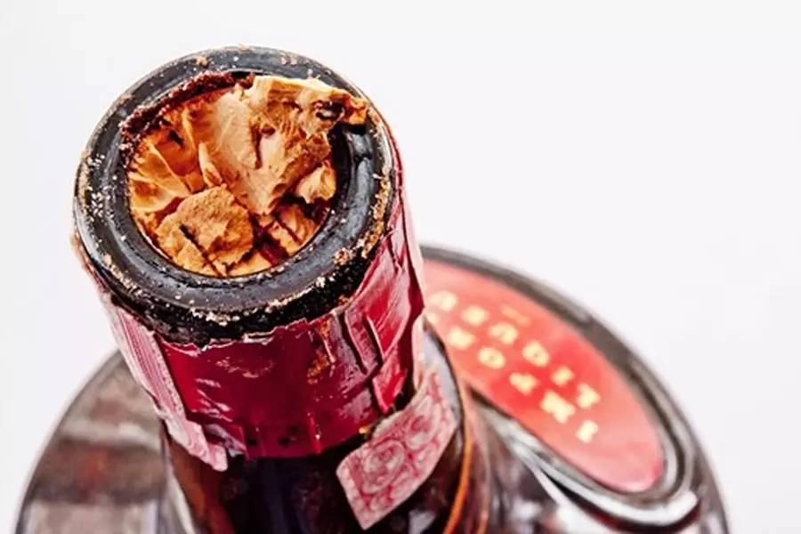 葡萄酒瓶塞断了怎么取出来,葡萄酒塞子开断了怎么处理