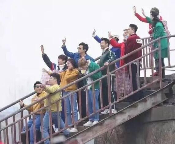 鹿晗有没有谈过恋爱,鹿晗原来有女朋友吗