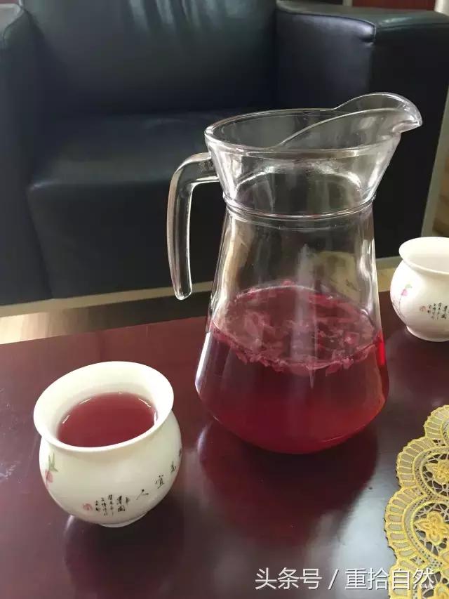 第三朵玫瑰｜鲜花饼里的“墨红”