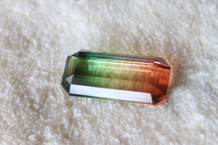 硬度高韧性好的宝石,宝石一般的硬度