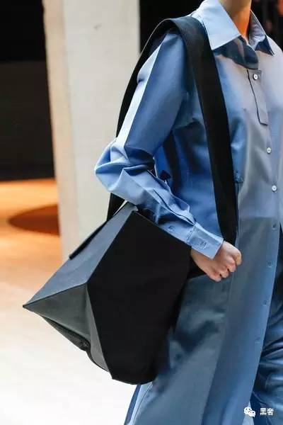 valentino2021秋冬时尚系列,valentino秋冬系列