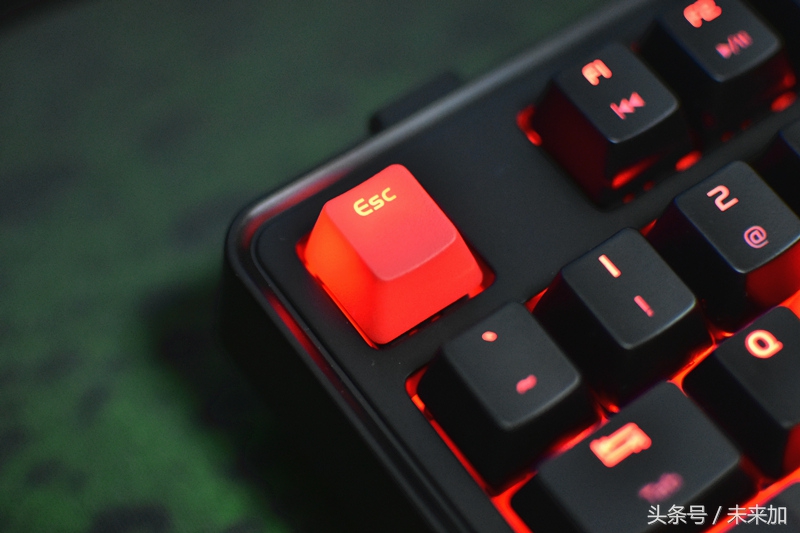 弹指跳动清脆音符，拓荒者MEKAPRO机械键盘青轴版评测