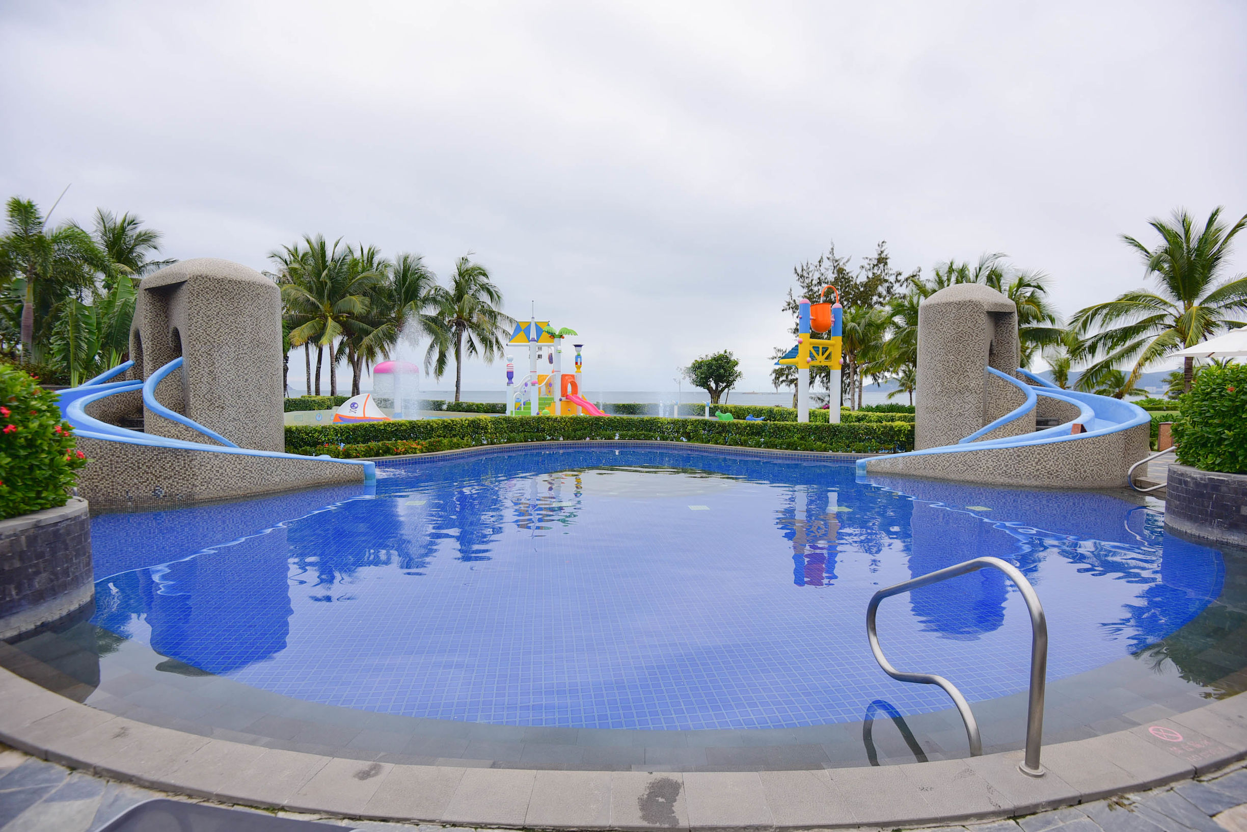 那片天空那片海这里的美人鱼不会游泳