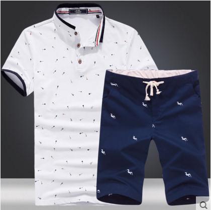 琛楀ご绌挎惌璧扮澶忓娼敺,娼敺鏈嶈鎼厤澶忓瀛︾敓